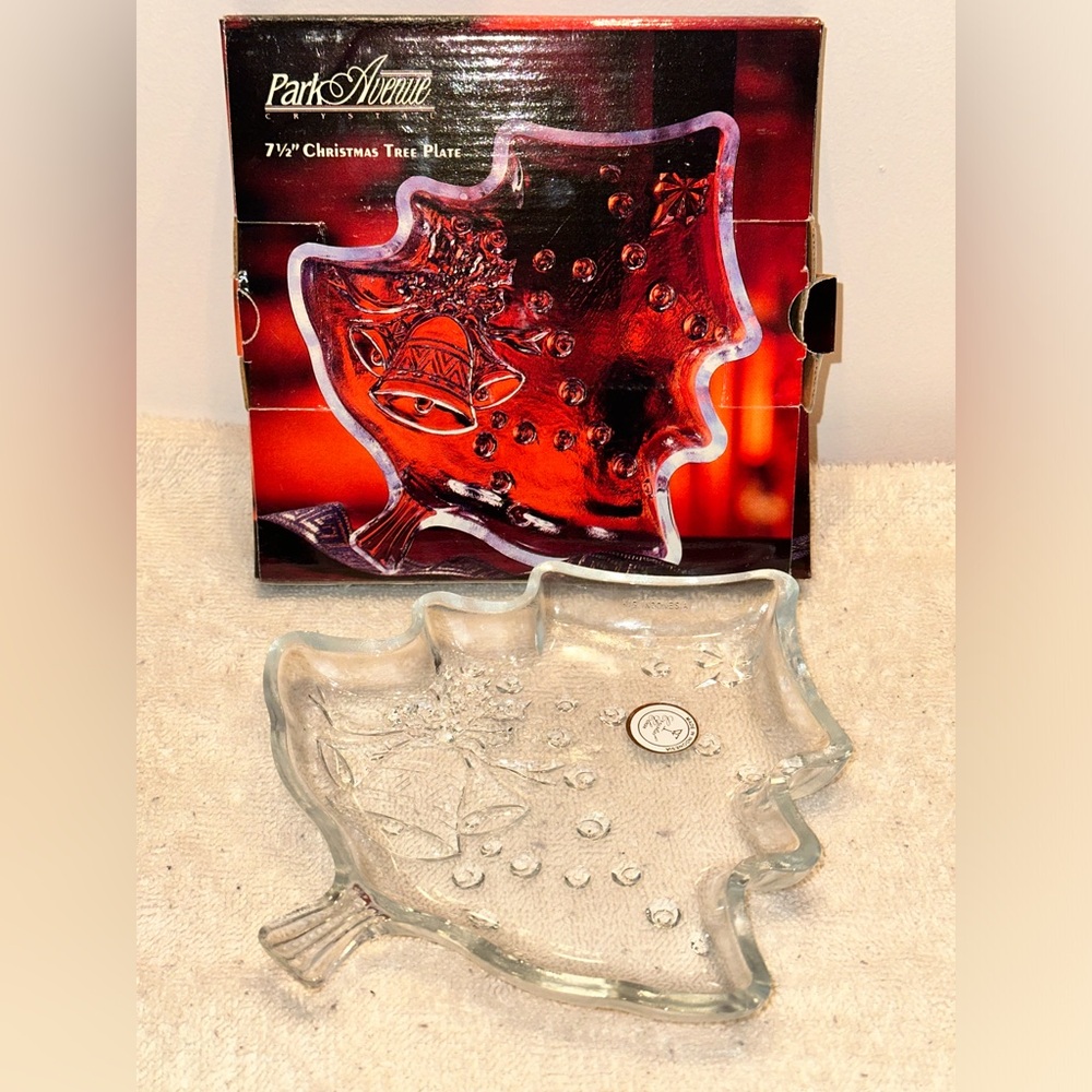 Park Avenue Christmas Tree Plate Crystal‎ 7.5” New In Box